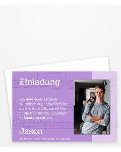 Einladung zur Jugendweihe mit Notenzeilen und Noten in Lila