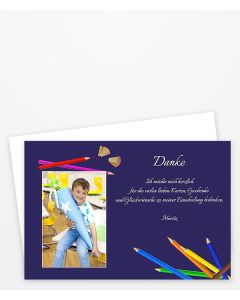 Danksagung Schulanfang Schreibtisch mit bunten Stiften blau